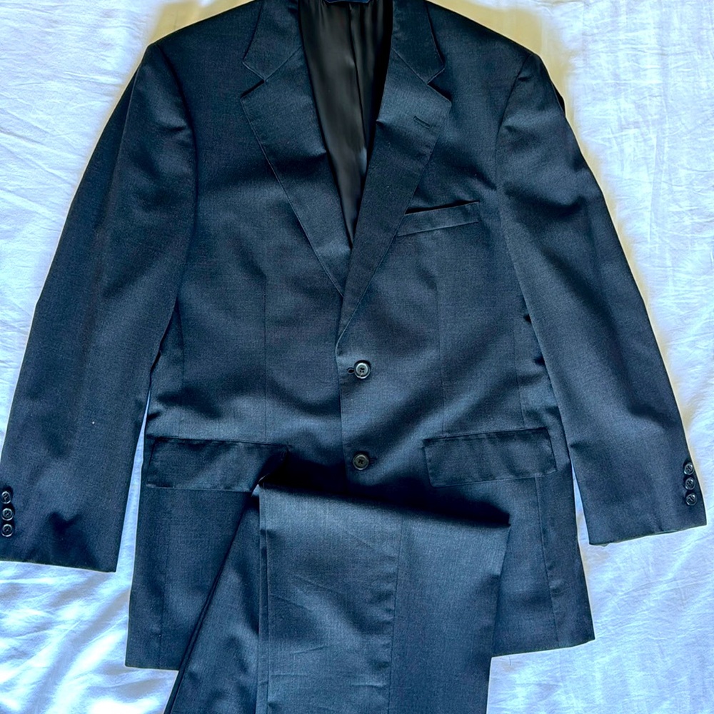 Brooks Brothers men’s suit. Size 38. 100% wool.